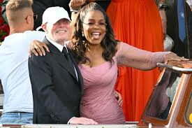 Rosie O'Donnell critique Oprah Winfrey pour avoir assisté au mariage  extravagant de Jeff Bezos | JDM