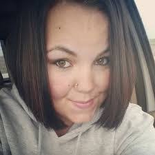 Leslie Beall's Instagram, Twitter & Facebook