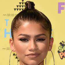 The couple met in the early 90s and eventually started dating. Zendaya Shut Down Twitter Trolls Who Called Her Parents Ugly Teen Vogue