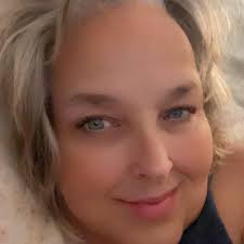 ALLEY FEST LABOR DAY SALE… oh wait, our festival is FREE!! Make plans to  come to downtown Paintsville, Kentucky october 6th and 7th! We will be  posting times for each performance this