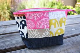 open wide zippered pouch tutorial size chart patchwork