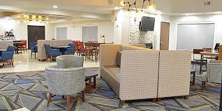 Waterloo is situated on the banks of the cedar river in northeast iowa. Affordable Hotels In Waterloo Iowa Holiday Inn Express Waterloo Cedar Falls