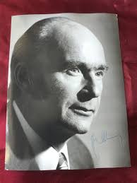 Autograph PATRICK HILLERY (†2008)-6th President IRELAND-handsigned  photo-80ies