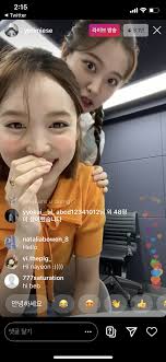 Yeri red velvet pamer potret persahabatannya dengan nayeon twice di media sosial, netizen langsung banjiri dengan komentar. Knetz Were Go Crazy After Twice Nayeon And Red Velvet Yeri Have An Instagram Live Together