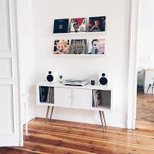 Ikea Hack Furs Entertainment Zimmer Einfach Ein Kallax Regal Mit Fussen Ausstatten Und Schon W Wohnzimmer Inspiration Diy Zimmer Gestalten Ikea Hack Wohnzimmer
