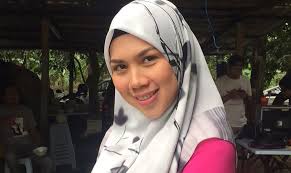Live full video eira syazira menggigil terkejut azad jazmin hadiahkan mahligai idaman 2 tingkat. Biodata Syafnida Shuhaimi Adik Kepada Pelakon Eira Syazira Azhan Co