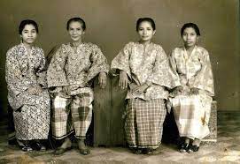 Diberhentikan kerja kerana syarikat muflis, kini berbisnes jana sales rm 13,000 sebulan. Busana Warisan Malay Art Heritage Baju Kurung Kedah Lama Lengan Besar Bersarung Bugis Tenun Pahang Atau Pelekat Gambar Sharifah Fatimah Terima Kasih Kak Pak Gambar Tahun Berapa Ya Facebook