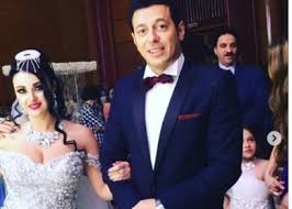 كشف حازم الحديدي وكيل أعمال اللاعب صالح جمعة صانع العاب الفريق الأول لكرة القدم بنادي سيراميكا كليوباترا عن حقيقة الأنباء المترددة في الساعات الأخيرة بشأن توقيع اللاعب. Ù‡Ù† Ø¨Ø¯Ù„Ø© Ø±Ù‚Øµ Ø¹Ù„Ù‰ Ø§Ù„Ø­Ø¬Ø§Ø¨ ÙˆØ±Ø³Ø§Ù„Ø© ØµØ§Ù„Ø­ Ø¬Ù…Ø¹Ø© Ø£Ø²Ù…Ø§Øª ØµØ§ÙÙŠÙ†Ø§Ø² Ø¹Ø±Ø¶ Ù…Ø³ØªÙ…Ø±