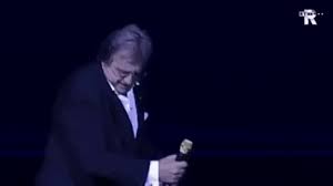 Van der waa deze website bevat foto's en muziekfragmenten van lee towers®. Lee Towers Elbow Gif Leetowerselbow Discover Share Gifs