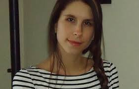 Aide Soignante, elle crée une énorme onde de choc en publiant sa lettre de  démission.