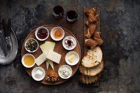 Pecorino, caprino, straordinario con il gorgonzola piccante o con il roquefort. Abbinamento Di Confetture Marmellate Per Formaggi Magazine Lazzaris