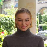 300+ "Hoehl" profiles