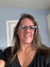 To the people proclaiming Anne Hathaway “doesn't look 40”…well, she looks  40 (okay, 41), because she IS. And she looks beautiful because, well, she  IS. Those aren't mutually exclusive. The implication that