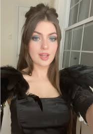 Vanessa Sweet (@vanessasweet_)