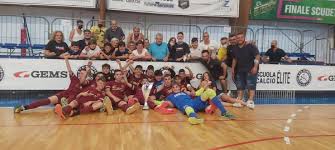 He served the club from 1992 to 2017 and has won the oscar del calcio award for a. Calcio A 5 La Roma Vince La Coppa Lazio 4 3 In Finale Sulla Roma 3z Laroma24 It Tutte Le News Notizie Approfondimenti Live Sulla As Roma