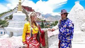 Tibetan Clothing: 9 Features Unveiling ...