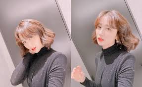 사퇴는 없다며 배수진을 쳐온 윤석열 검찰총장이 4일 결국 물러났다. ë°•í•˜ì„  ìŠ¤íƒ€ì¼ ë³€ì‹  í›„ ë¦¬ì¦ˆ ê°±ì‹ 