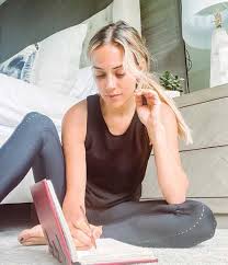 Check Out These Cool Ultracor Corset Leggings On Jana Kramer Love The Look La Story Com