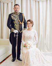 Sharnaaz ahmad says that he is comfortable with nabila. Pin On Wedding Posebook