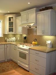 Pin By Yamila Gonzalez On Kitchen Makeover Small White Kitchens Kitchen Remodel Small White Kitchen Design