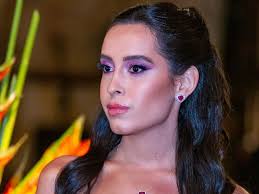 Antonia comemora sua formatura com festa no Country Club