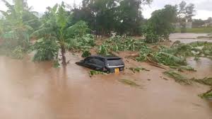 Uganda tragedy: Several people are feared dead in Uganda's Mbale District  after rivers Nabuyonga and Namatala burst their banks following all-night  rain. Hundreds of people are now displaced by the flash floods