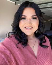 Ebony Currie's Instagram, Twitter & Facebook