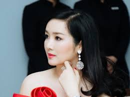 Hoa hậu Đền Hùng Giáng My sẽ làm giám khảo Hoa hậu Hòa bình Quốc tế, Huyền  My tăng thêm cơ hội?