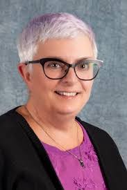 Kim Petty's Instagram, Twitter & Facebook