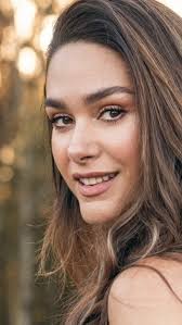 Fernanda Gentil se abre sobre estresse emocional que a levou a ter  Paralisia de Bell: 'Espero não voltar mais para aquele lugar'