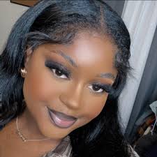 Hey, y'all! I need your advice. Especially if there are brides that have  gotten married at the same venue. I'm getting married at Famoda in October.  The ceremony will be outside and