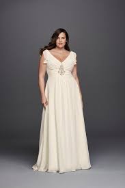 Wir haben hunderte von brautkleidern in limitierter auflage die in den größen 32 bis 56 für sie zur anprobe. 15 Xxl Plus Size Brautkleid Ideen Plus Size Braute Brautkleid Braute