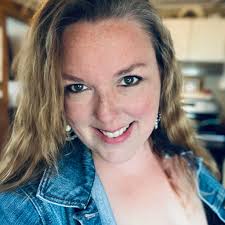 What are the best beaches to visit in Maine that aren't too crowded and  have boardwalks or activities for kids?