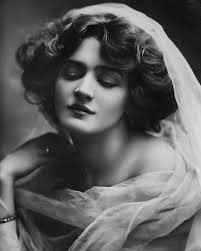 Elsie Cotton, known professionally as LILY ELSIE (1886-1962) — an English  actress, singer during the EDWARDIAN era and “The Most Photographed Woman  In The World”. Elsie became an overnight star in 1907