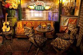 Photo Of Warner Bros Studio Los Angeles Central Perk From Friends Friends Cafe Central Perk Friends Apartment