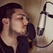 Stream Franco Arias music