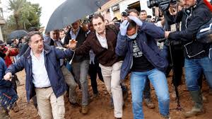 Valencia explota de ira contra las autoridades tras la DANA