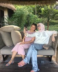 Check spelling or type a new query. Posting Neelofa Timbulkan Tanda Tanya Media Hiburan