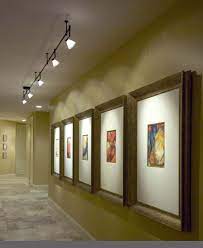 17 Contemporary Track Lighting Ideas To Enlighten Your House Artwork Lighting Gallery Lighting Monorail Lighting