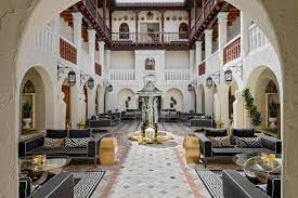 A Look Inside Gianni Versace S Totally Ridiculous Miami Mansion Miami Mansion Versace Mansion Mansions