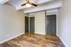 1 banyo odası ve 1 yatak odası olan konaklama tesisi, 4 misafir barındırabilmektedir. Black Swan Apartments Denver Co Apartment Finder