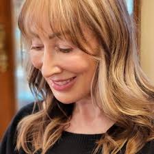 even if there *was* an early election .... people don't care enough for it  to make a difference. half of eligible voters don't vote; they just sit at  home, content in their