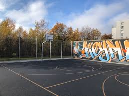 Weitere einrichtungen sind unter anderem: Hirschgarten Skatepark Streetballplatz Streetballcourts