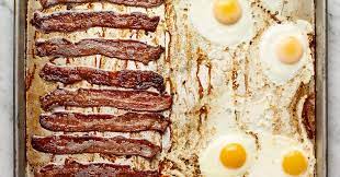 These Bacon And Eggs Practically Cook Themselves Bacon In The Oven Crispy Bacon In Oven Bacon