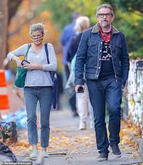 1 who is ethan hawke's wife ryan hawke? Ethan Hawke 50 Makes Rare Appearance With Wife Of 12 Years Ryan Shawhughes Express Digest