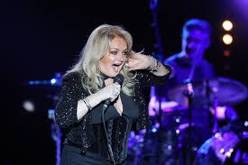 Tyler came to prominence with the release of her 1977 album the world starts tonight and its. Bonnie Tyler Live Im Rosengarten Mannheim Cityguide
