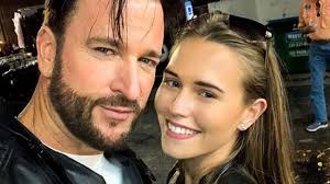 Noch bis vor kurzem wohnten die beiden im hotel in düsseldorf, bevor sie gestern in berlin in einem café halt machenten. Laura Muller Eltern Der Wendler Freundin Aussern Sich Zu Shooting Stars