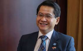 Leo thang “khẩu chiến” Singapore