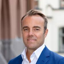 In 2013 I overheard a dad talking to his son in Swedish at the Lafayette  playground in San Francisco. The dad's name was Oskar Hjertonsson and had  recently moved to San Francisco.