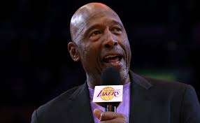 Lakers legend James Worthy picks the greatest starting 5 in NBA history